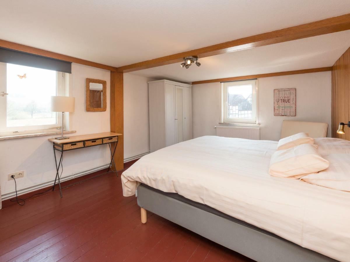 Modern Holiday Home Near River In Amelgatzen Emmerthal ภายนอก รูปภาพ